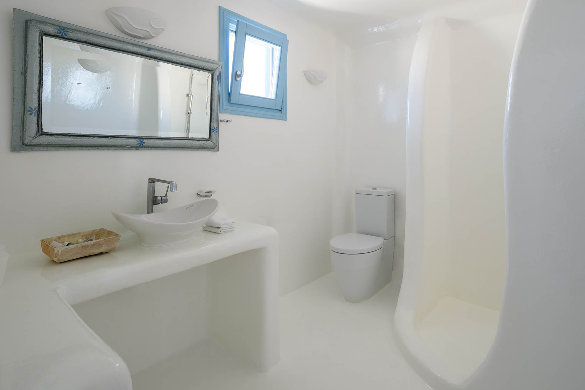 Kalestesia Suites - Bathroom with shower