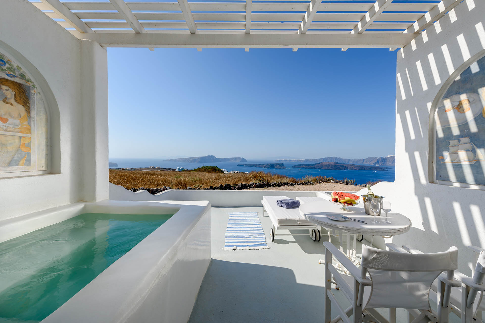 Kalestesia Suites - Deluxe Suite private veranda with heated Jacuzzi and caldera view
